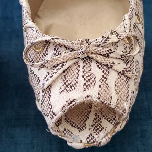 Stuart Weitzman pump - Picture 4 of 9